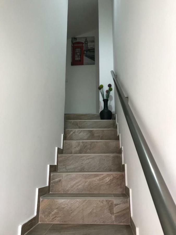 Id Apartments ティヴァト エクステリア 写真